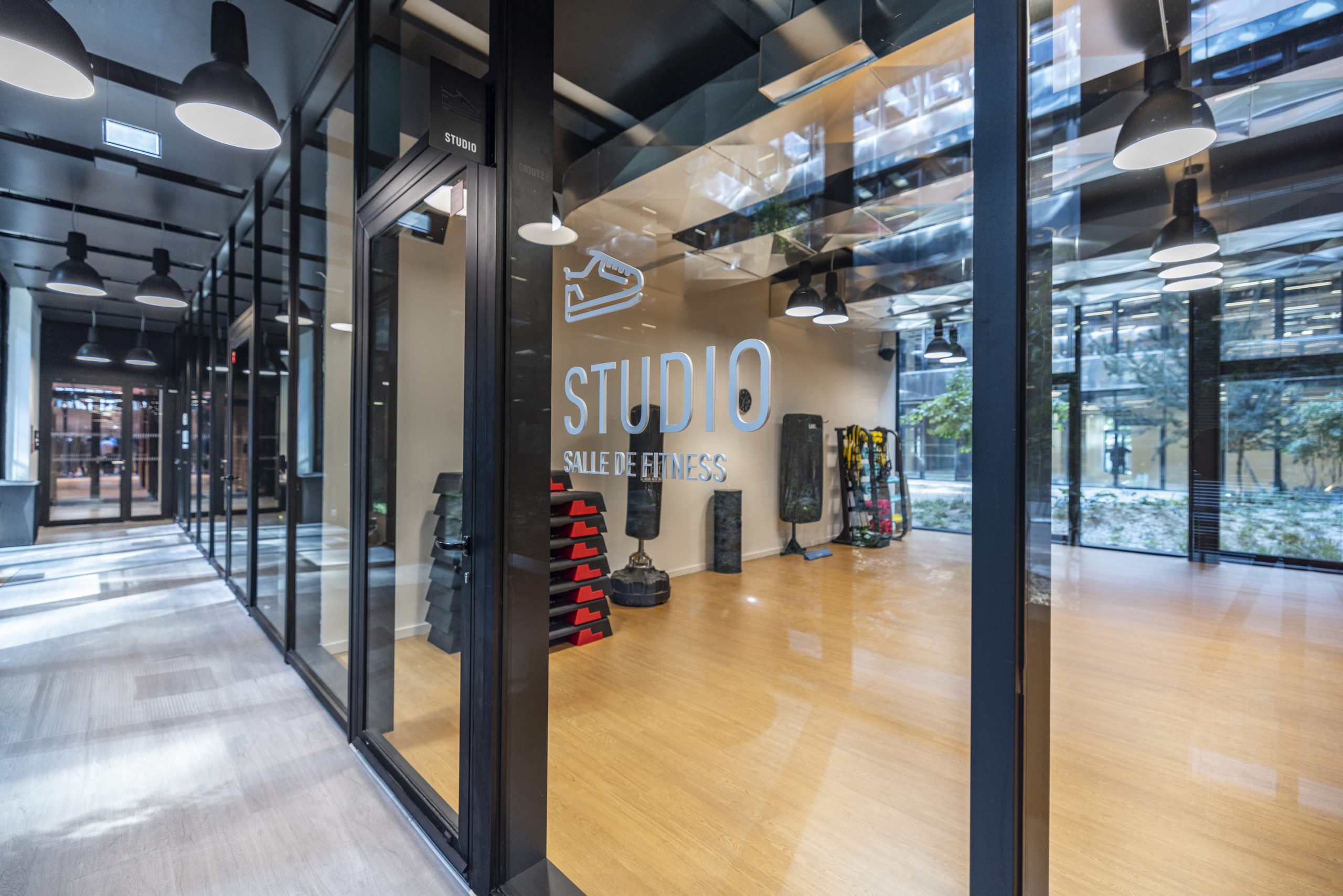 The Corporate Gym - 50 Cr de l'Île Seguin, 92100 Boulogne-Billancourt, France-005