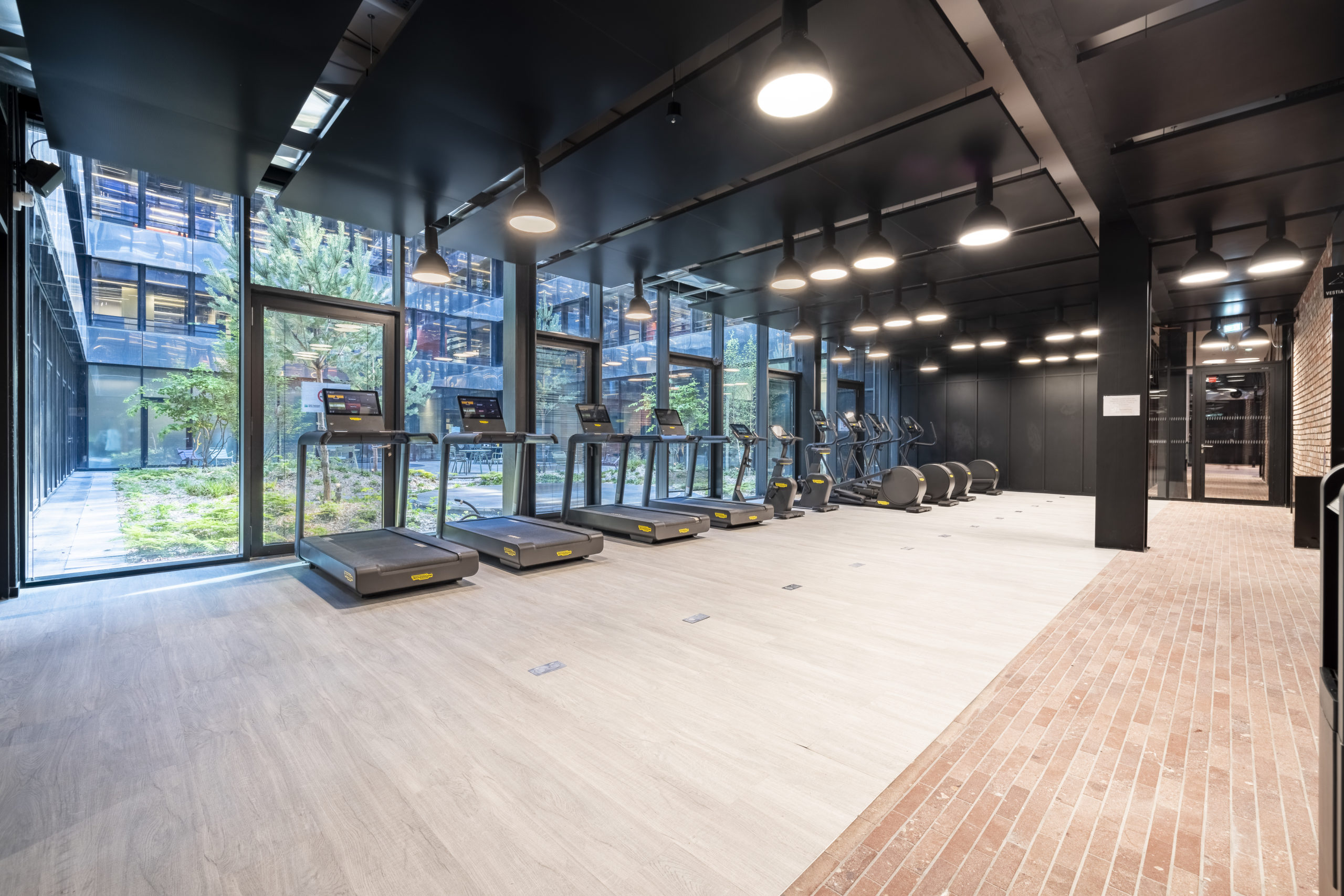 The Corporate Gym - 50 Cr de l'Île Seguin, 92100 Boulogne-Billancourt, France-006